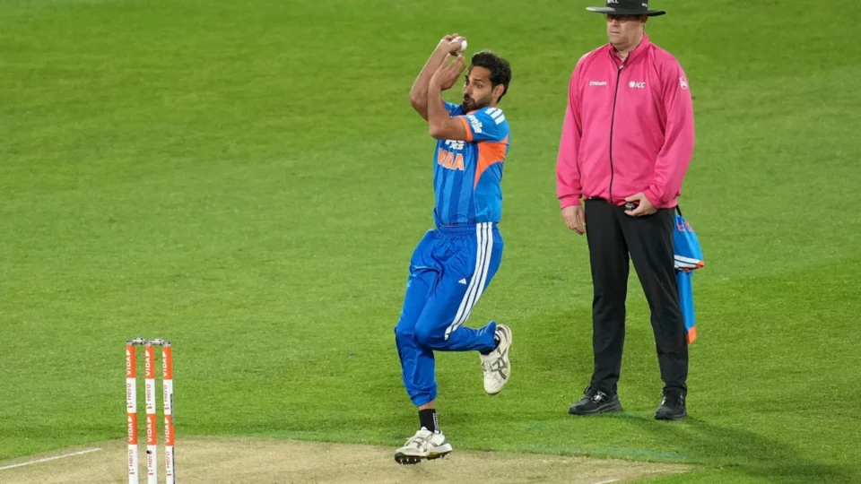 Bhuvneshwar Kumar Insists Bowlers Still Hold Control in Modern T20 Cricket — Photo: AFP