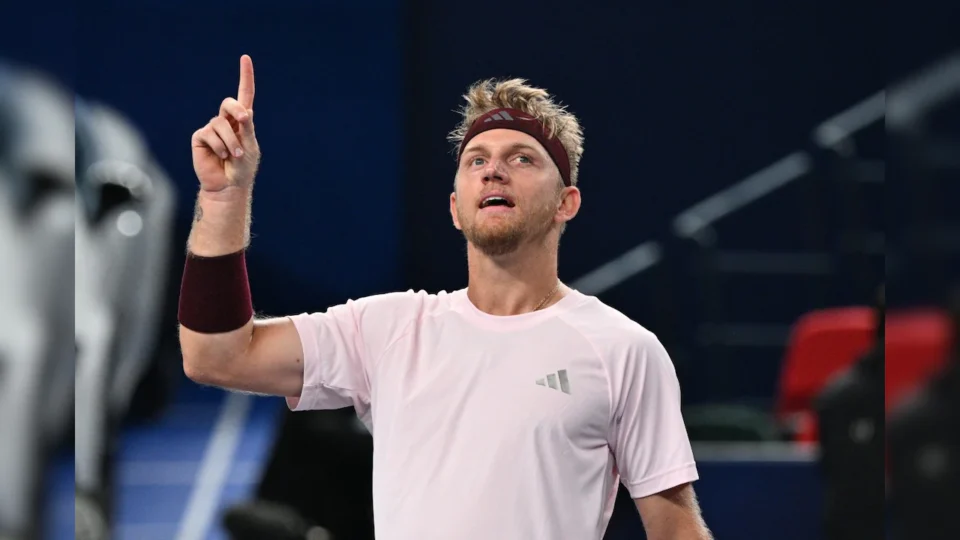 Davidovich Fokina Stuns Top Seed Zverev to Reach Shanghai Masters Final — Photo: AFP
