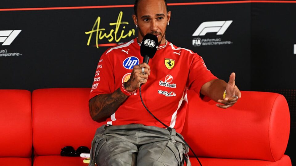 Lewis Hamilton Hints at Prolonging F1 Career to Race in Rwanda — Photo: Getty