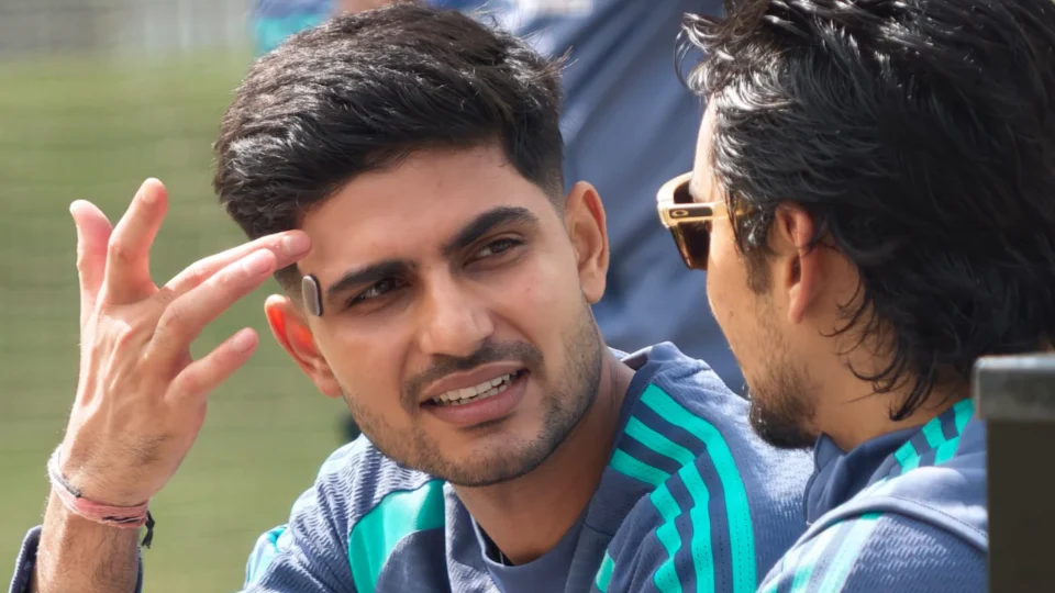 Shubman Gill Trials New Temple Wearable Device During Nets in Auckland — Photo: X/@CricSubhayan