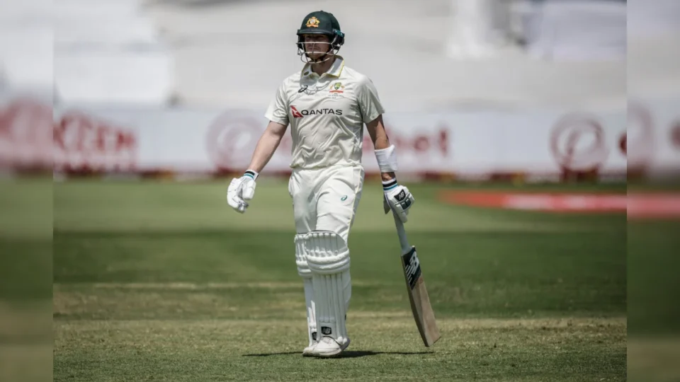 Steve Smith Reaches 11,000 Test Runs as Australia Fold for 99 Against South Africa — Photo: AFP